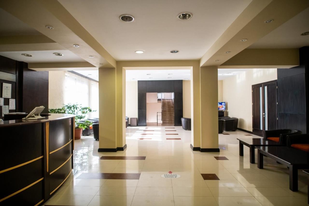Hotel Savior Vaslui Exterior photo