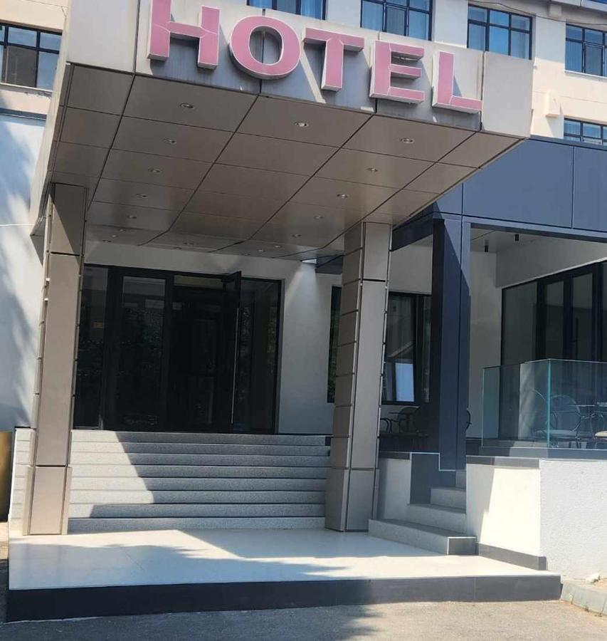 Hotel Savior Vaslui Exterior photo
